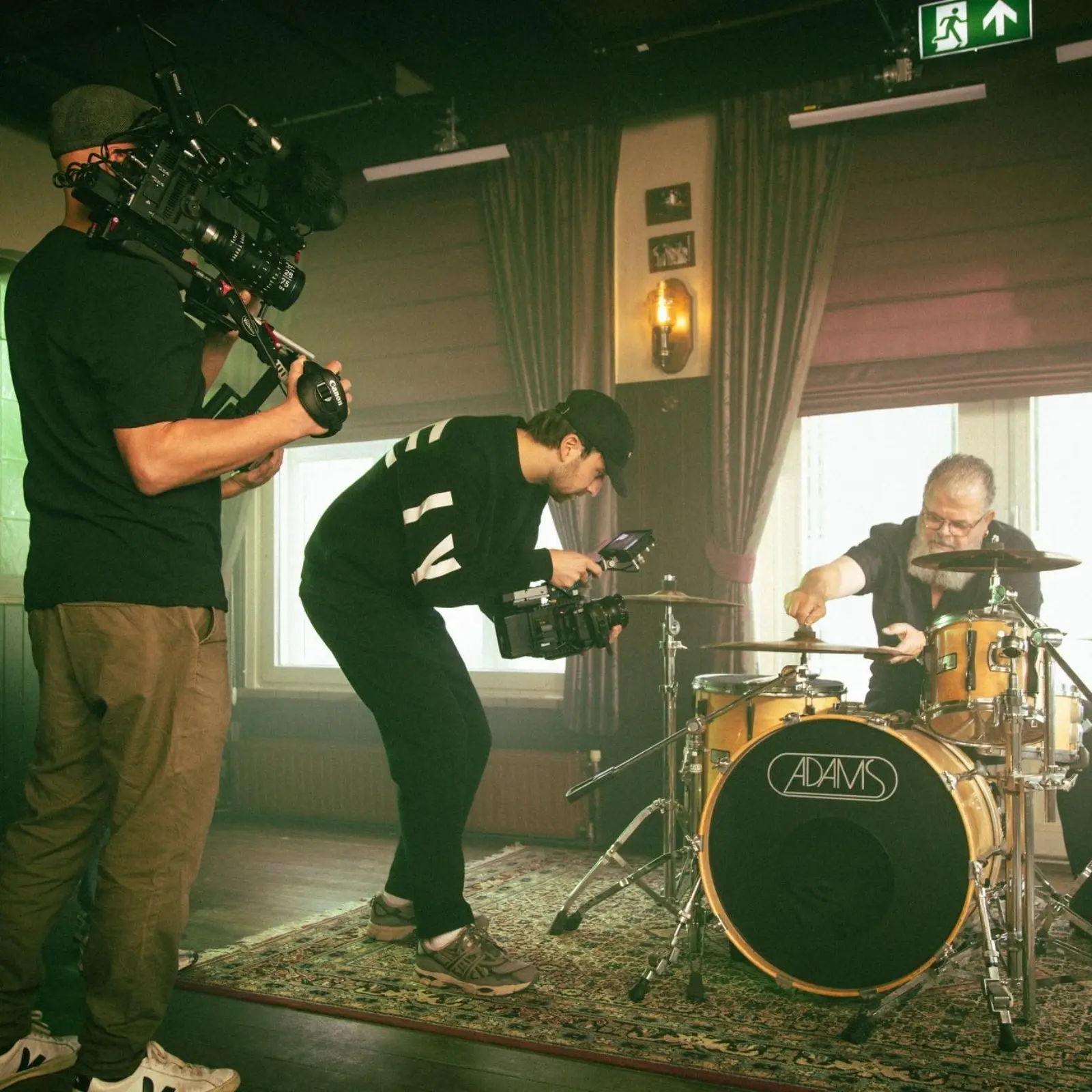 Still from Rowwen Hèze